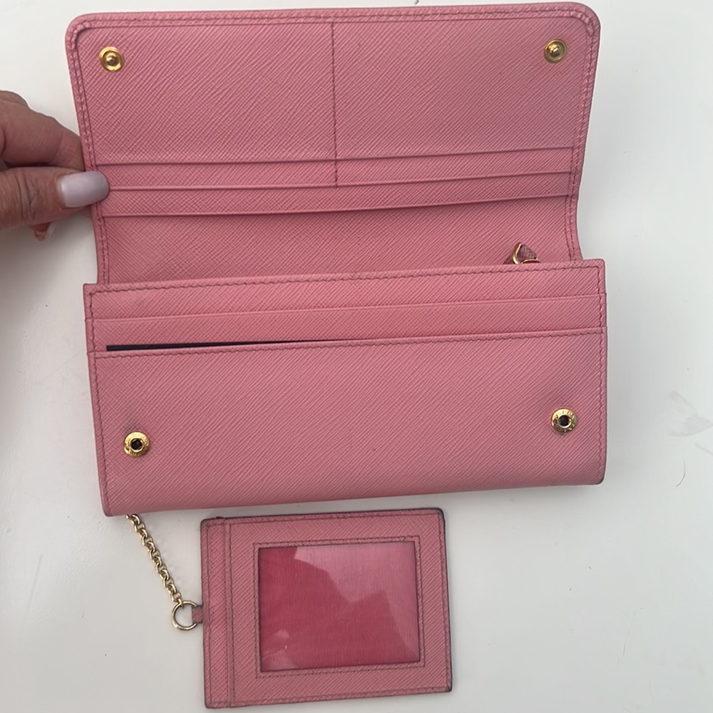 Authentic Prada Wallet with Gold Branding - Picture 2 of 7